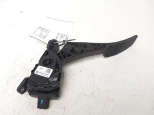 2009 CHRYSLER TOWN COUNTRY GAS PEDAL - Picture 1 of 9