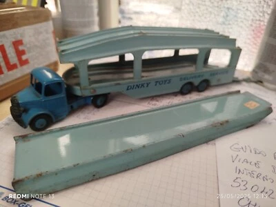 Modellino camion Bedford car trasporter pulmore art.982 piu rampa art.994 dinky - Immagine 1 di 3