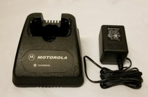 Motorola 10HR DESKTOP CHG TRAY-ADAPTER - PMTN4021C - Picture 1 of 3