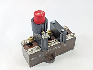 NEW OPEN BOX - Cutler-Hammer 10176H137G Overload Relay 600V - Picture 1 of 4