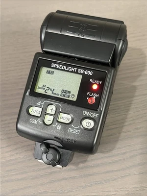 Nikon Speedlight SB-600 Shoe Mount Flash Excellent Condition - Image 1 of 4