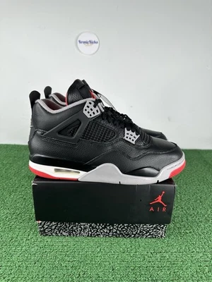 Talla 9.5 - Air Jordan 4 Retro Bred Reimaginado - Uso ligero Foto 1 de 4