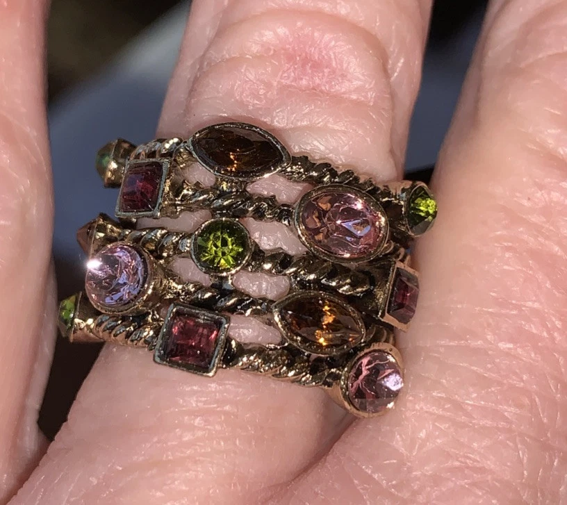 Nuevo Anillo Disfraz Saks Quinta Avenida Talla 8 Foto 1 de 4