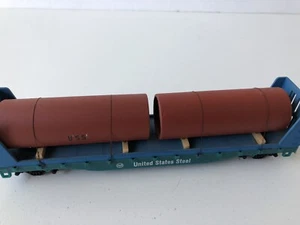 United States Steel Bulkhead Flat Car with USS Pipe Load HO Scale - Picture 1 of 6