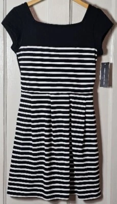 长袖连身裙 6 全新带标签黑色白色条纹 Gorpcore City 针织口袋 — 第 1/4 张图片