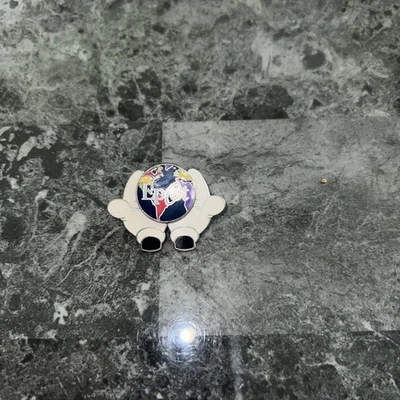 Prendedor Epcot Vintage 2000 Exclusivo Celebrate The Future Mano a Mano - Disney Foto 1 de 2