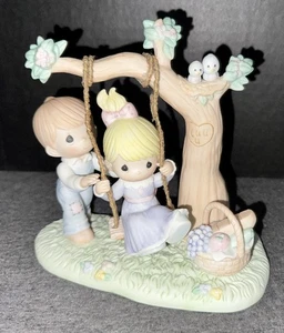 Precious Moments figurine 2006 You Make My Heart Swing Tree Bluebirds - Picture 1 of 5