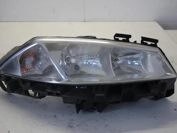 Hauptscheinwerfer rechts Renault Megane II Stufenheck LM  P11137441 - Bild 1 von 1