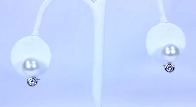 STUNNING 18K White Gold 10mm White Pearl & 0.66ctw Diamond Earrings 0.5"- 13398 - Image 1 of 4