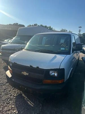 Quarter Tail Light Outer Lamp CHEVY EXPRESS 1500 Passenger Side RH 03 - 14 - Image 1 of 4