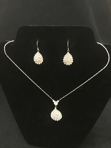 Birnenförmiger Kristall Anhänger und Ohrring Set Modedesigner Schmuck silberfarben - Bild 1 von 5