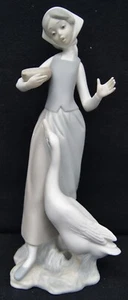 LLADRO Porcelain Figurine #1052 Girl With Duck 9" 1969 SPAIN - Picture 1 of 5