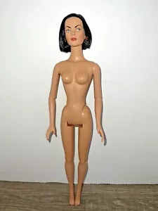 Muñeca de moda Robert Tonner 1999 16" pelo corto corte ángulo oscuro - Imagen 1 de 6