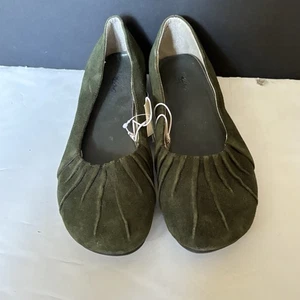 NWT Mossimo Supply Company Dulce Green Suede Round Toe Flat Shoes Size 7.5 - Picture 1 of 9