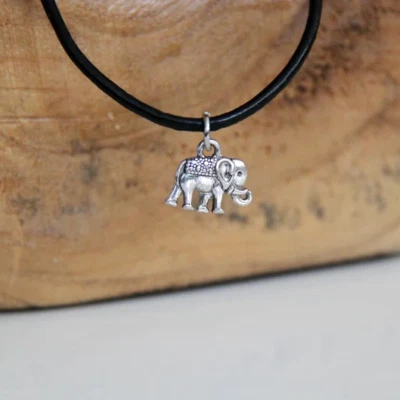 Collana Elefante Portafortuna Argento Corda Nero no caucciù Ciondolo Uomo Donna - Immagine 1 di 4