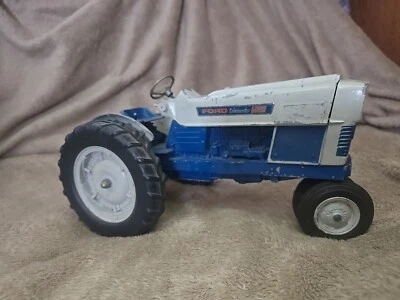 Vintage Ford Commander 6000 1/12 Farm Tractor Replica Collectible by Scale  - Image 1 of 4