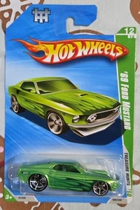 Ford Mustang Treasure Hunt '69 2010 Hot Wheels en protector - Imagen 1 de 3