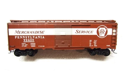 Coche de caja de servicio de mercancía Pennsylvania con lados metálicos escala HO Varney 92420 Foto 1 de 4