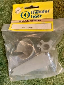NOS, THUNDER TIGER, PE0565, FOLDING PROPELLER SET /BAG, CLEARANCE, LOW PRICE - Picture 1 of 2