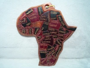 WOODEN AFRICAN MAP OF AFRICA w/HAND CARVED COUNTRIES HANGING ETCHED WALL DECOR - Picture 1 of 3