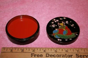Vintage Made in Japan Hand Painted Black Lacquer Trinket Box  - Picture 1 of 4
