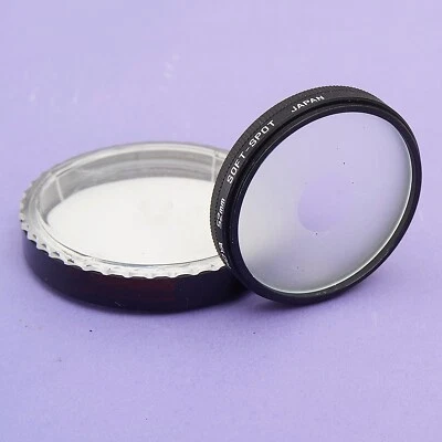 HOYA 52mm SOFT SPOT  GLASS FILTER In CASE #AC767 - Image 1 of 2