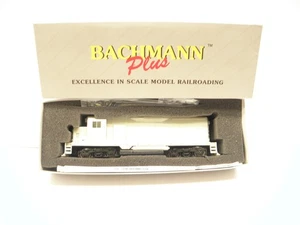 BACHMANN - EMD GP35 - LOCOMOTIVE -UNDECORATED - HO SCALE - NEW CHECKED RUNS - Picture 1 of 9