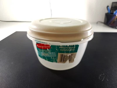 Vintage 1994 Rubbermaid Round Servin' Saver  Bowl & Lid 2 0028 8 4 Cup - Image 1 of 4