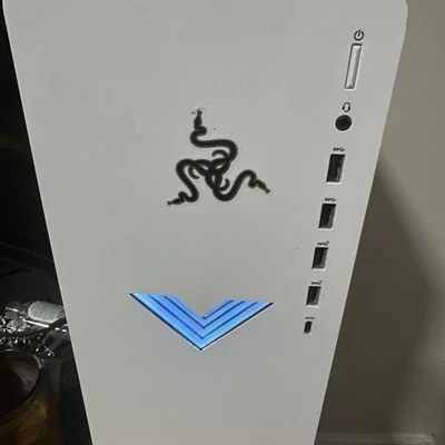 Computadora de escritorio para juegos HP Victus 15L (256 GB SSD AMD Ryzen 5 5600G 3,9 GHz 8 GB RAM) Foto 1 de 4