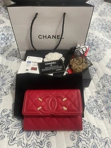 Chanel Medium Red Caviar Shin CC Wallet - Picture 1 of 16