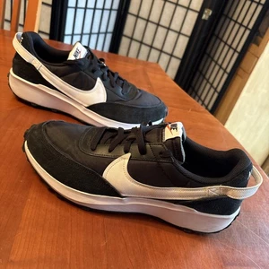 Nike Waffle Debut Men Size 11 Black White Synthetic Running Shoes DH9522-001 - Picture 1 of 24