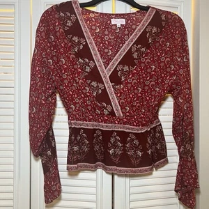 Blusa Top Cuello Sobrepelliz Floral Lirio Rosa Manga Larga Recortada Granate Rosa - Imagen 1 de 11