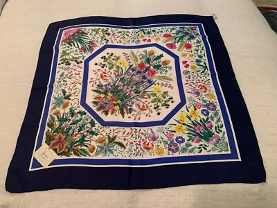 Bufanda vintage GUCCI V. Accornero patrón floral 100 % seda 34" x 34" ITALIA Foto 1 de 4