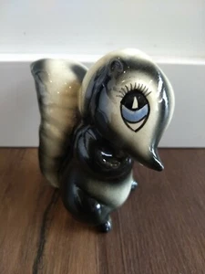 Vintage Walt Disney 1946 Bambi Skunk Flower Figurine American Pottery Evan Shaw - Picture 1 of 9