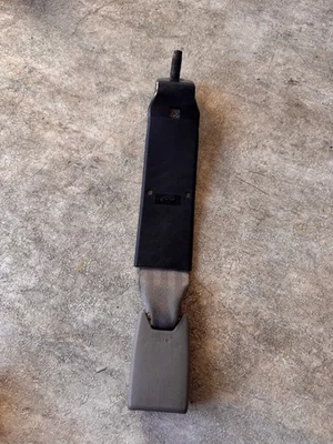 2002-2005 Dodge Ram 1500 Seat Belt Buckle Latch Assembly OEM - Image 1 of 3
