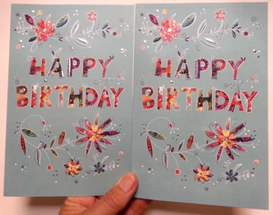 2 Tarjetas American Greetings Feliz Cumpleaños Celebrándote Diseñadas por Turnowsky - Imagen 1 de 10