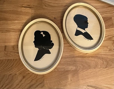 Silhuetas vintage de menino e menina assinadas em 1943 - Imagem 1 de 4