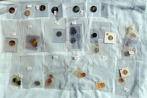 LARGE LOT OF US PROOF COINS~49~CENTS,5 CENTS,QUARTERS,50 CENTS,DOLLARS - Picture 1 of 5