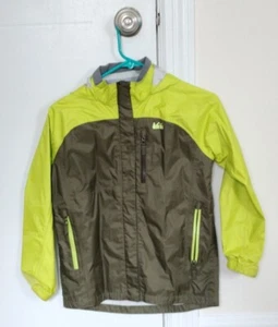 REI Jacket  M Green Nylon Full Zip Hooded Windbreaker Long Sleeve Youth - Picture 1 of 3