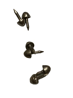 ANCIEN LOT DE 50 CLOU TAPISSIER TÊTE PLEINE POINTE SEMENCES CHAISE LIT - Photo 1/4