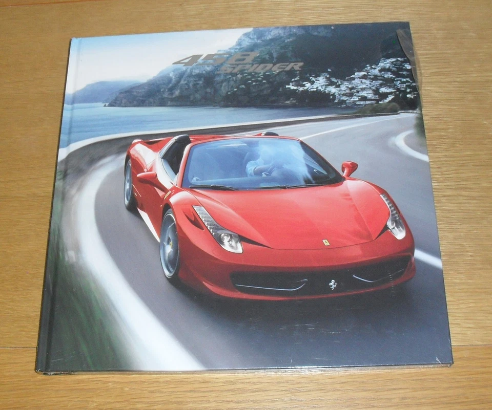 Libro de folletos Ferrari 458 Spider tapa dura 2012-2015 - sellado de fábrica Foto 1 de 1