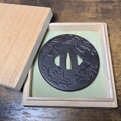 K804 Phoenix Inlay Tsuba Shosaku 1983 caja de hierro negro incluida auténtica Foto 1 de 4