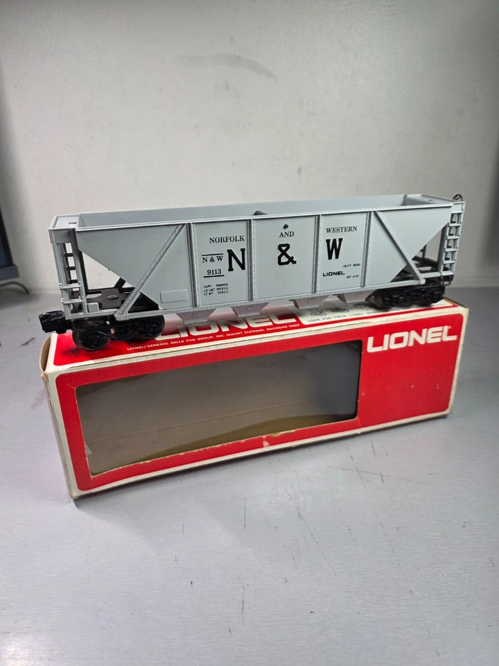 LIONEL 6-9113 Norfolk & Western Quad Hopper ++++ BRAND NEW ++++ OB ++++  - Image 1 of 4