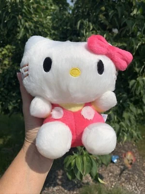 Hello Kitty Love Cat 粉色工作服粉色蝴蝶结 7 英寸填充动物毛绒玩具。 全新 — 第 1/4 张图片