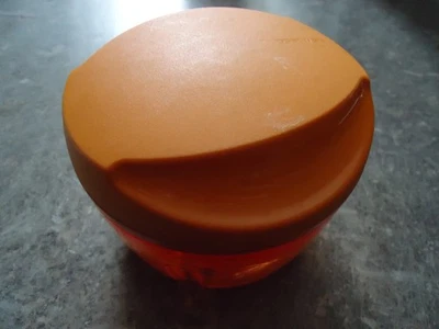 Tupperware Happy-Chef D129 Zwiebelschneider Zerkleinerer 300m orange - Bild 1 von 3