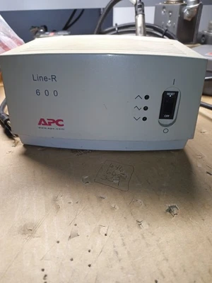 APC Line-R 600 4 Outlet Power Conditioner - Image 1 of 2