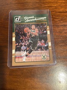2016-2017 Panini Donruss Basketball #5 Giannis Antetokounmpo MILWAUKEE BUCKS 