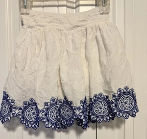Abercrombie kids girls white Blue Eyelet Elastic Waist skirt, size 11/12 Pull on - Picture 1 of 4