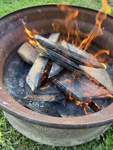 Bourbon Barrel BBQ Smoking Wood Chunks for Smoker, Whiskey Barrel Head Pieces - Picture 1 of 2