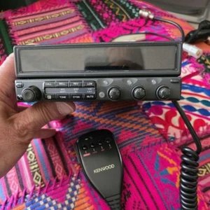 Kenwood TM-842 144/430/1200MHz nadajnik-odbiornik tri-banding - Zdjęcie 1 z 12